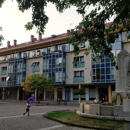 Piso Plaza 10 Apartment Ames Exterior photo